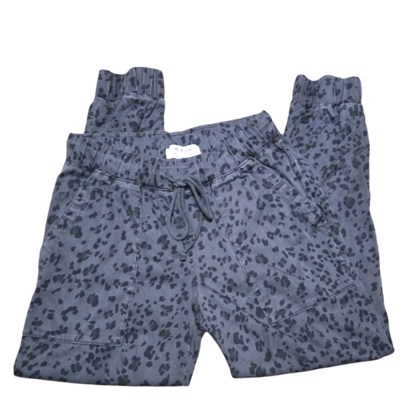 cloth & stone Pants - Anthropologie Cloth & Stone Cheetah Animal Print Joggers Pants S